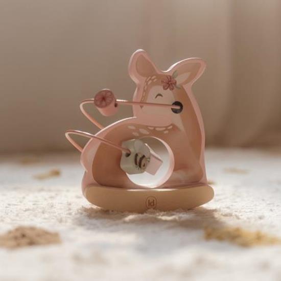 0034057_wiebeldier-hert-fairy-garden_550