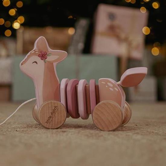 0039690_trekdier-hout-hert-fairy-garden_550