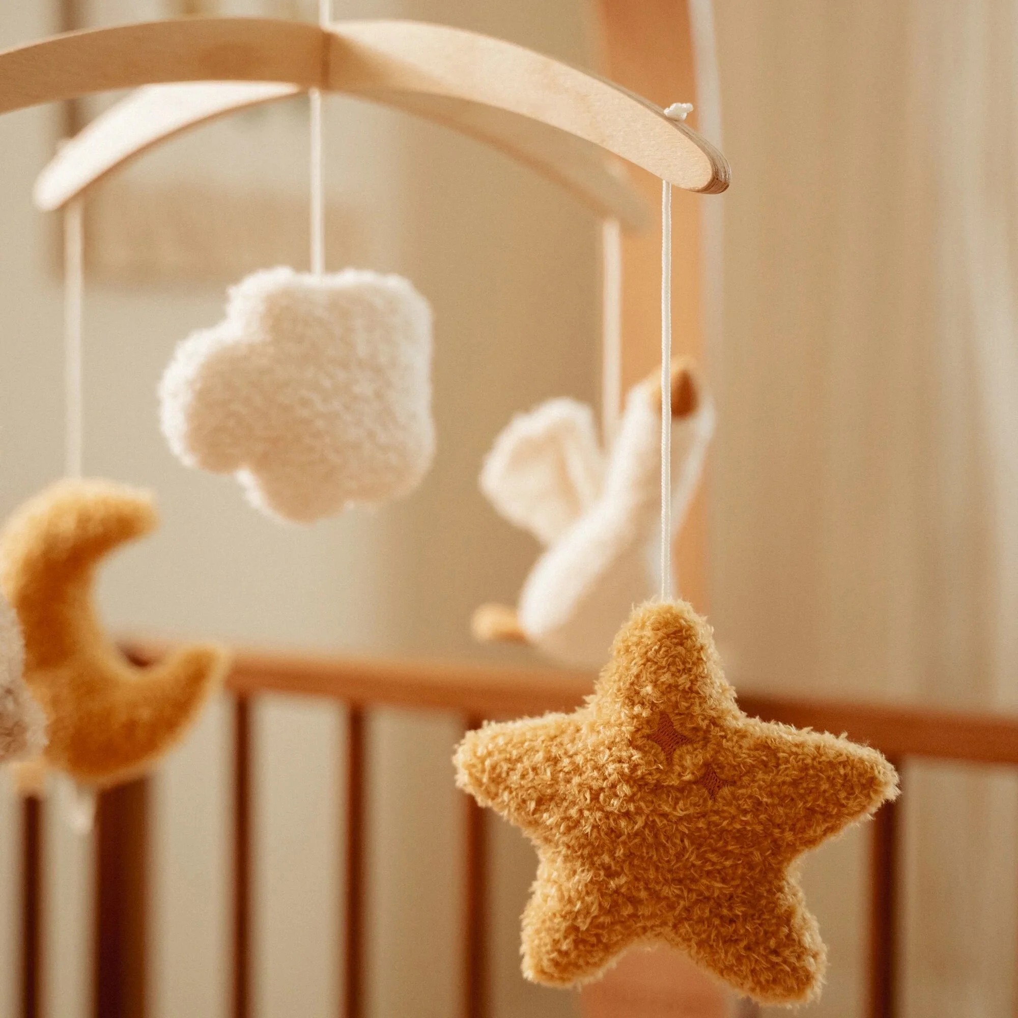 imgi_37_0029800_houten-muziekmobiel-beige-newborn-naturals
